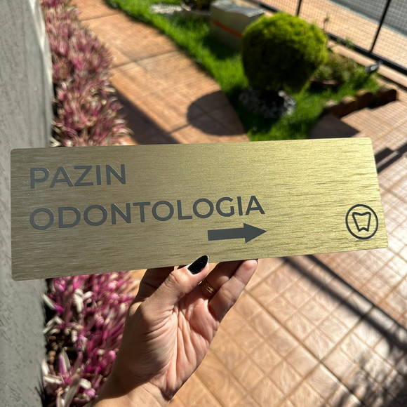 Placa de Identificação de Sala - Modelo Caulim Acrílico