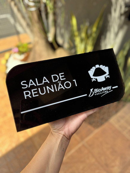 Placa de Identificação de Sala - Modelo Caulim Acrílico 8mm - Imagem 2