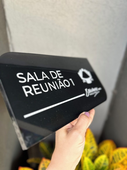 Placa de Identificação de Sala - Modelo Caulim Acrílico 8mm - Imagem 4