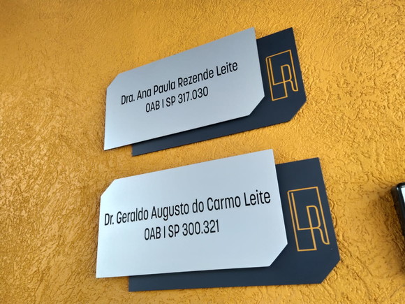 Placa de Identificação de Sala - Modelo Cornalina Maxi