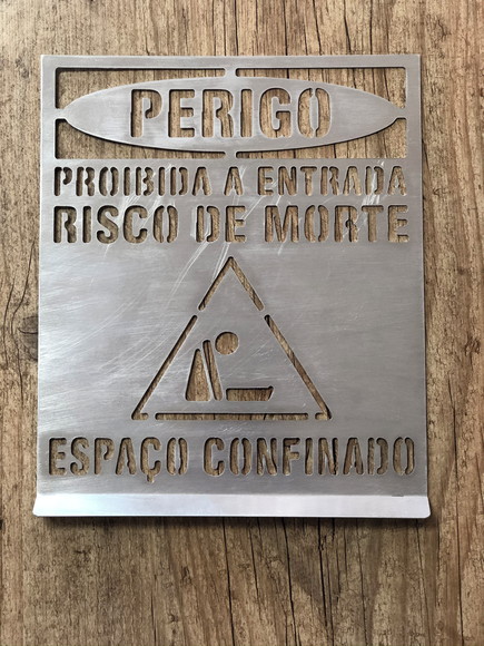 Placa em Alumínio para Decalque Espaço Confinado Stencil