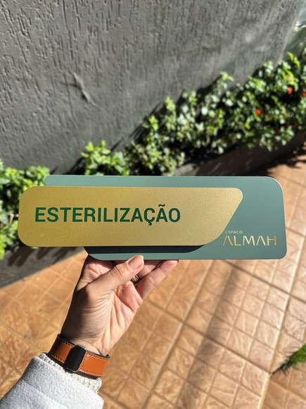 Placa Identificação de Sala - Modelo Adamantium