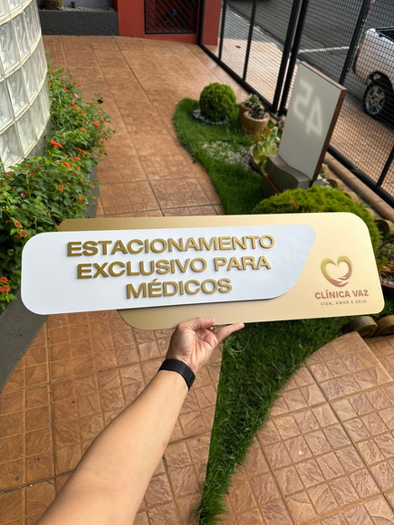 Placa Identificação de Sala - Modelo Adamantium