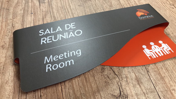 Placa Identificação de Sala - Modelo Sodalita Personalizada