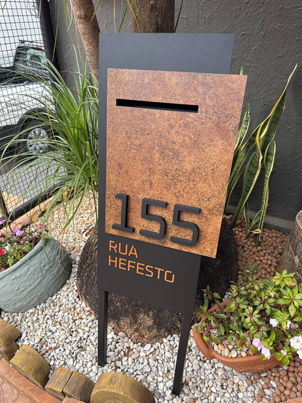 Totem Residencial Acm com Corten 40,5x85 Cx Correio P Jardim