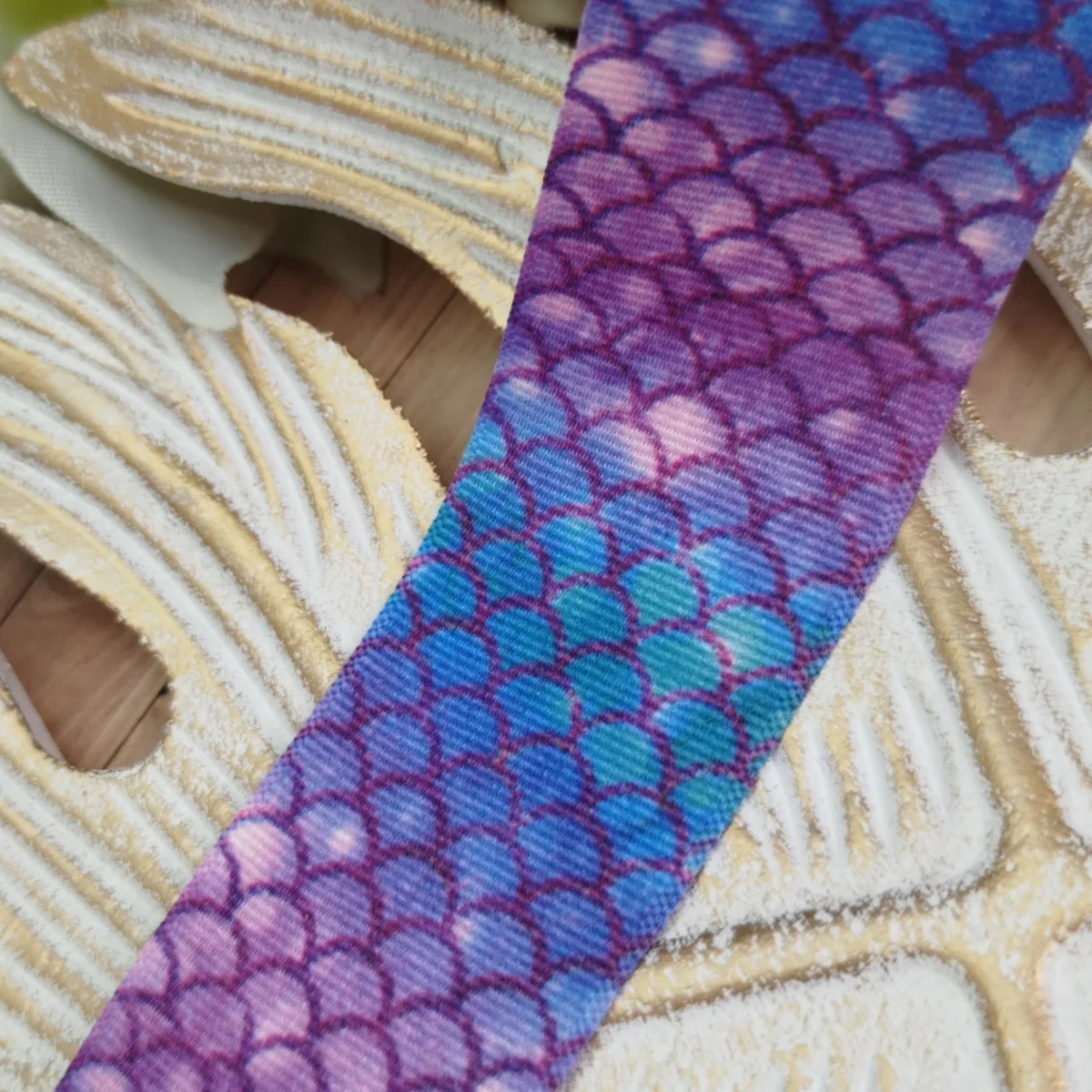 Fita Gorgurão 38mm No 09 Estampa Escamas de Sereia Turquesa e Roxo - Imagem 1