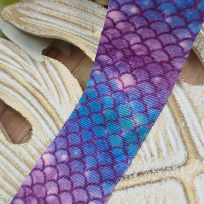 Fita Gorgurão 38mm No 09 Estampa Escamas de Sereia Turquesa e Roxo