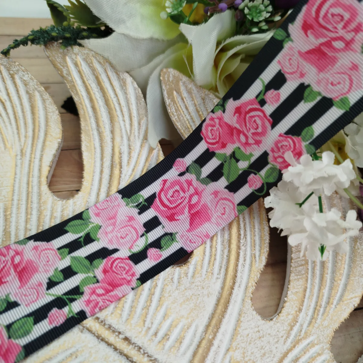 Fita Gorgurão 38mm No 09 - Estampa Listras Preto e Branco com Flores Rosa - Imagem 2