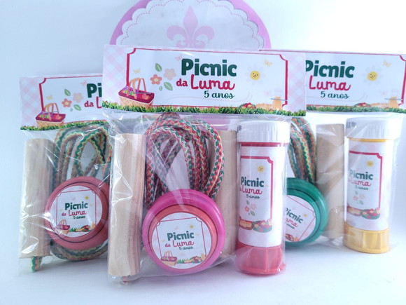 Kit Brinquedos Picnic com Corda Bolha e Ioiô Festa no Parque