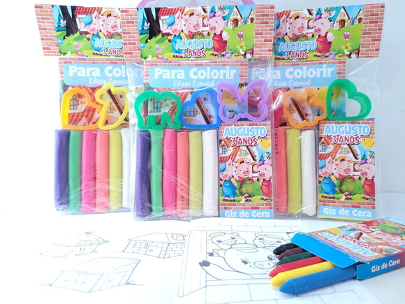Kit de Colorir com Massinha os Três Porquinhos Lembrancinha
