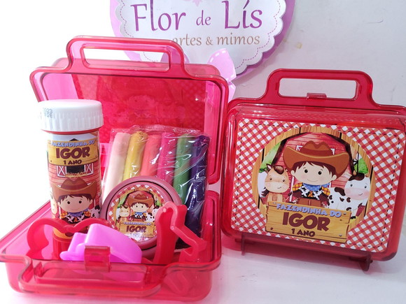 Kit Diversão na Maleta Fazendinha Aquarela com Massinha