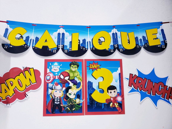 Kit Parede Festa Heróis Cute com Bandeirola e 4 Impressos