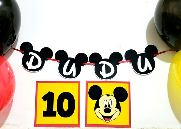 Kit de Parede Festa em Casa com Bandeirola e 2 Placas