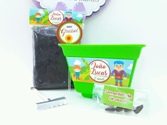 Kit Jardinagem do Conto João e o Pé de Feijão Livro História