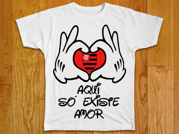 Camiseta Aqui Só Existe Amor