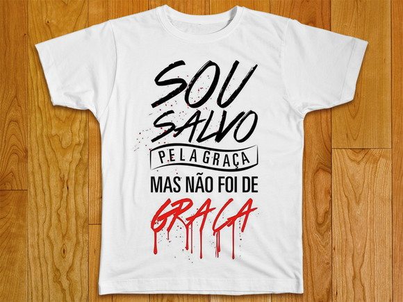 Camiseta Religiosa Sou Salvo Pela Graça