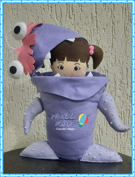 Boneca Boo com fantasia - Monstros SA