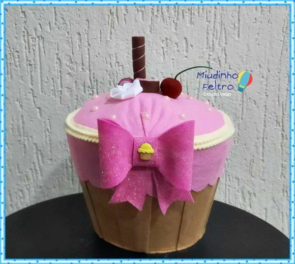 Cupcake em Feltro 3d Grande