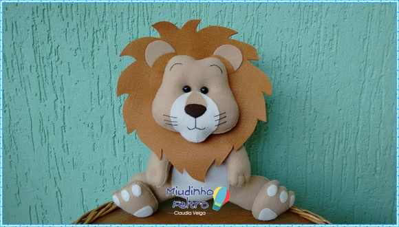 Leão em Feltro - Safari