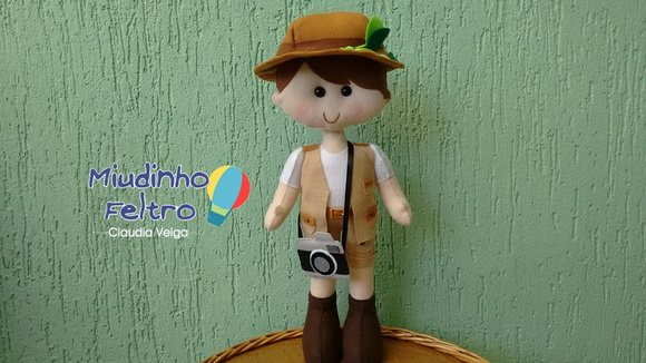 Menino Safari