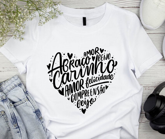 Camiseta Dia dos Namorados Coração de Palavras