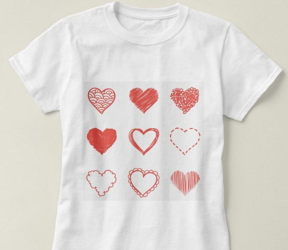 Camiseta Feminina Corações