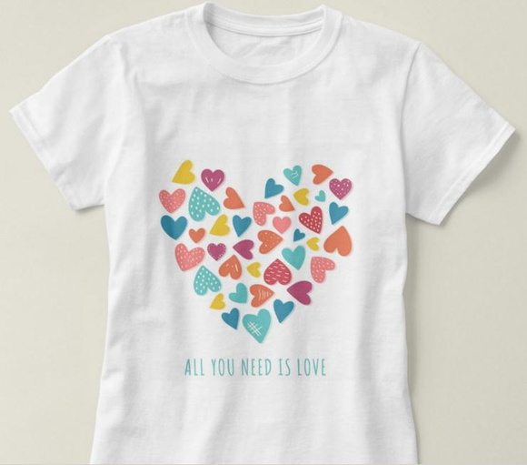 Camiseta Feminina All You Need is Love