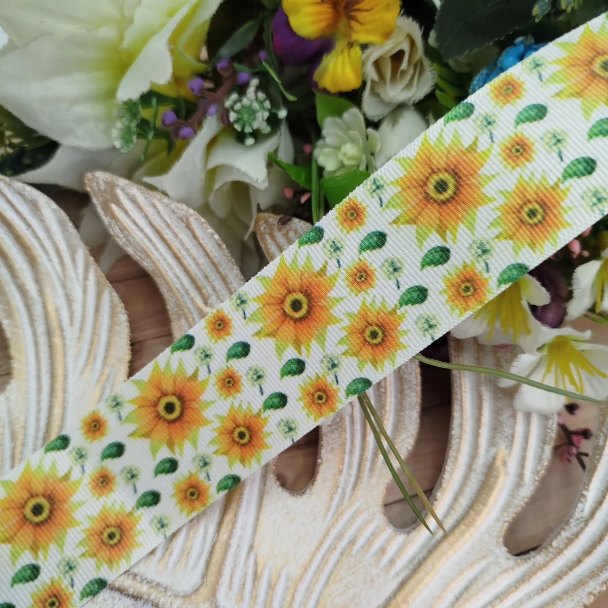 Fita Gorgurão 38mm No 09 Estampa Girassóis Amarelos Fundo Branco - Imagem 1