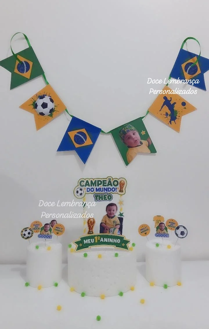 Kit festa só um bolinho Copa do Mundo Brasil aniversário, mesversário, com foto rostinho bebê - Imagem 2