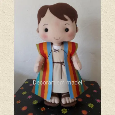 José e a Túnica Colorida Boneco Decoração em Feltro