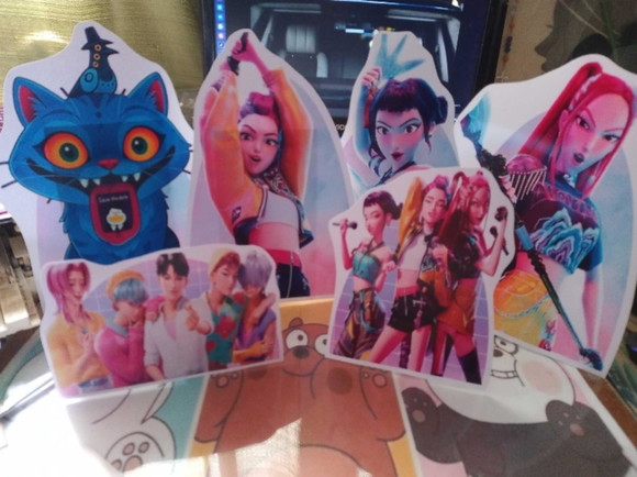 Super Kit Festa em Casa Guerreiras do K-pop Huntrix - Imagem 3