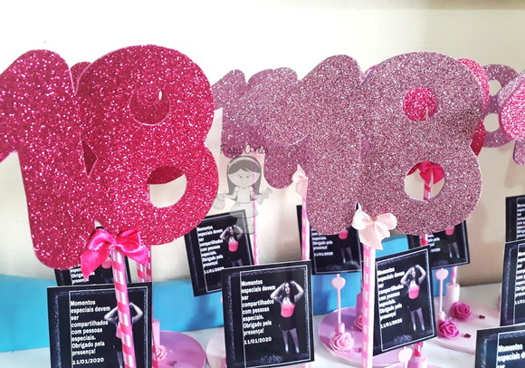 Centro de Mesa 18 Anos com Glitter e Foto - Imagem 2