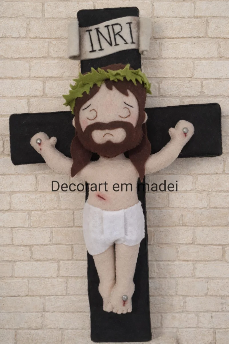 Jesus Crucificado Boneco Santinho Feltro - Imagem 1