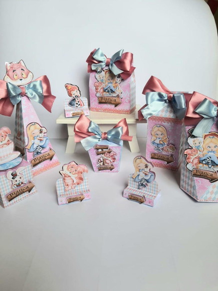 Kit 50 Lembrancinhas de Festa Alice no País das Maravilhas