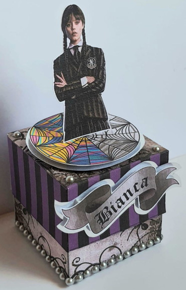 Caixa Cubo Lembrancinha de Festa Wandinha