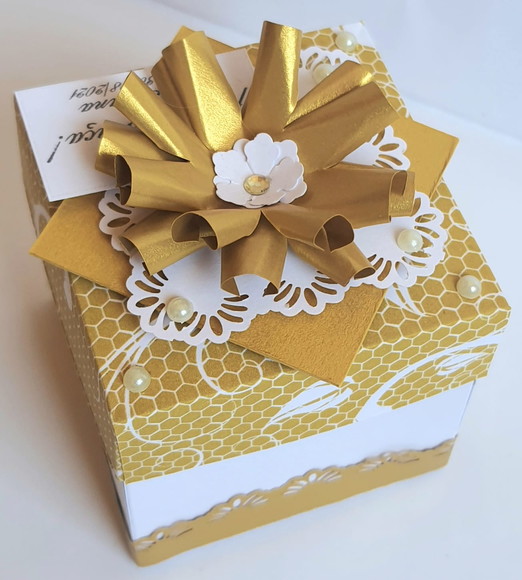 Caixa/lembrancinha para Festa Dourado e Branco - Imagem 3