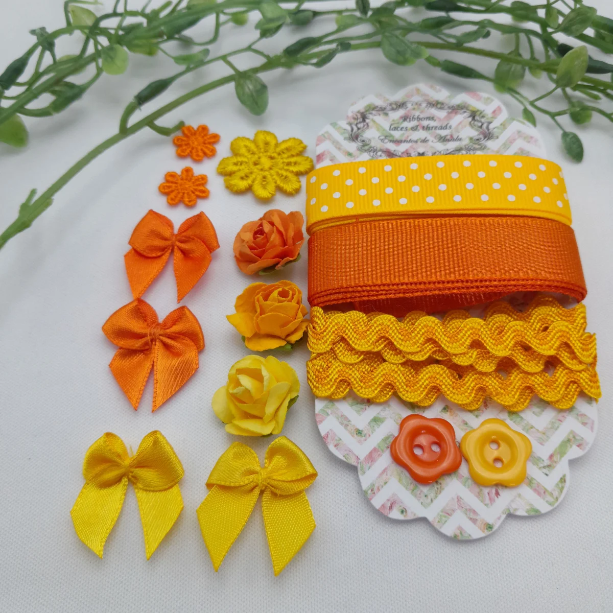 Cartela Aviamentos Coordenados Amarelo e Laranja - Kit Fracionado Scrapbook e Artesanato - Imagem 3