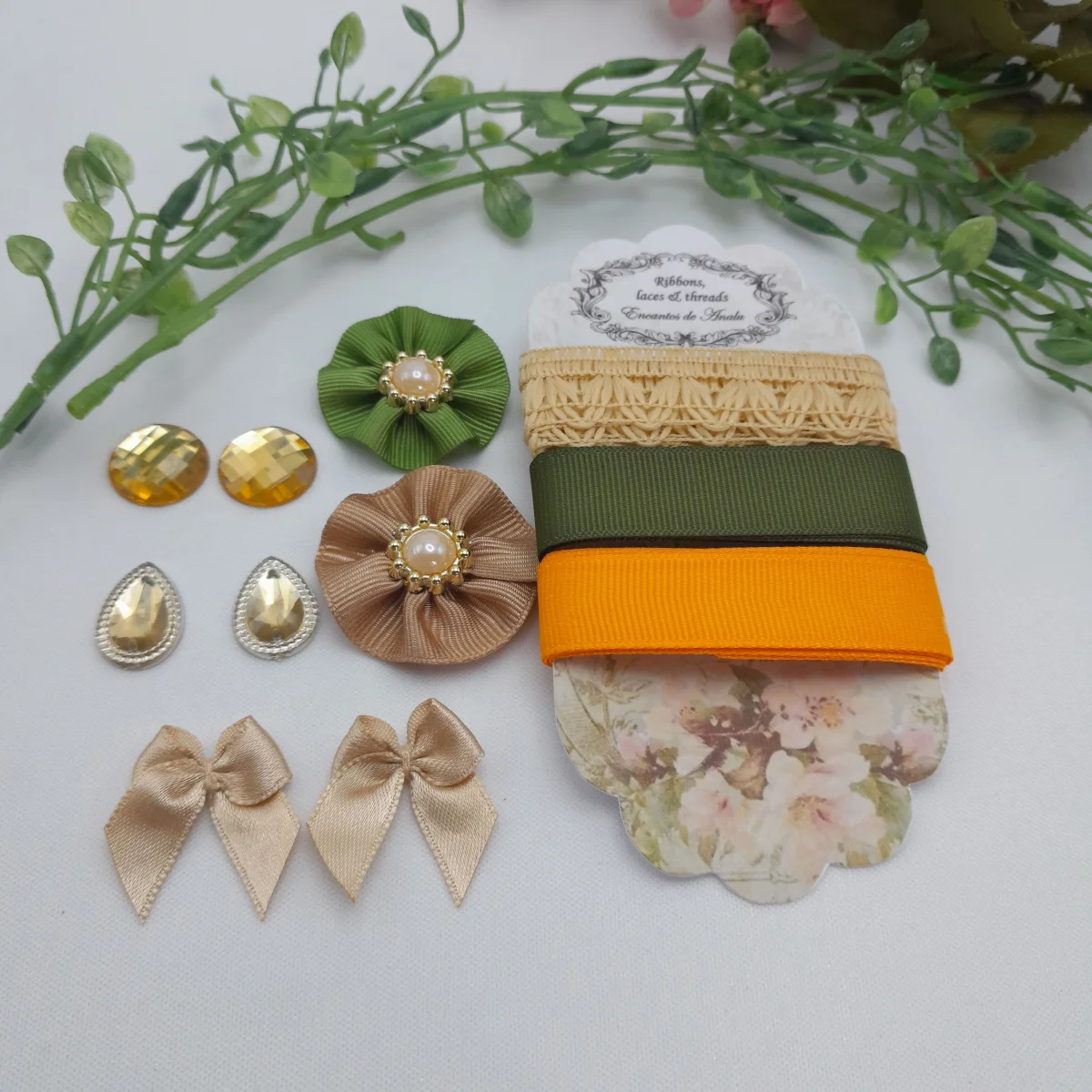 Cartela Aviamentos Coordenados Bege, Verde e Laranja para Artes e Scrap