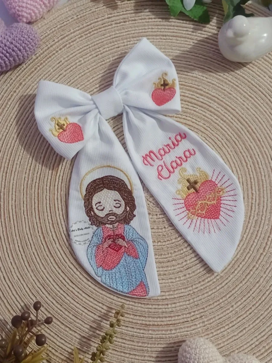 Laço Religioso Infantil Sagrado Coração de Jesus Personalizado com Nome Bordado Exclusivo - Imagem 4