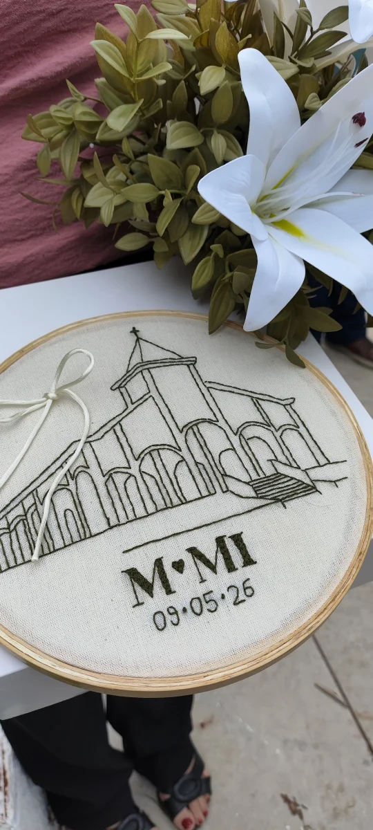 Porta aliança bastidor bordado igreja - Personalizável - Imagem 3