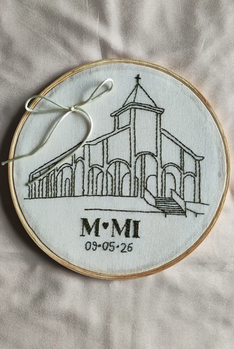 Porta aliança bastidor bordado igreja - Personalizável - Imagem 1