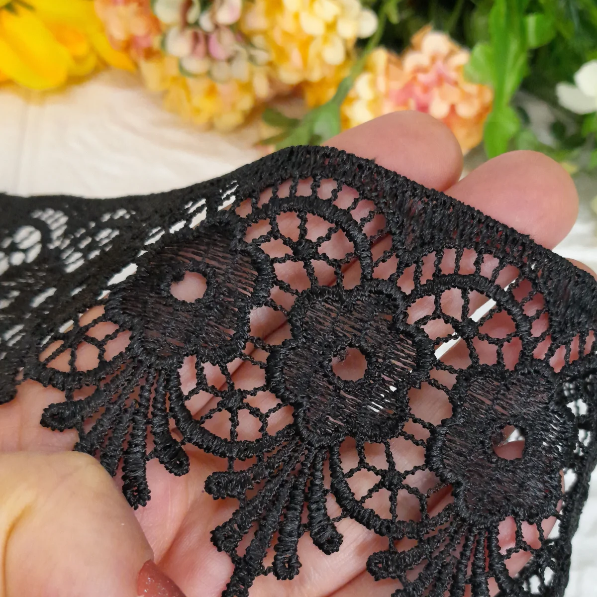 Kit de Renda Guipir Preta e Chatons Coordenados Prata para Artesanato,  Scrap e Customização - Imagem 3