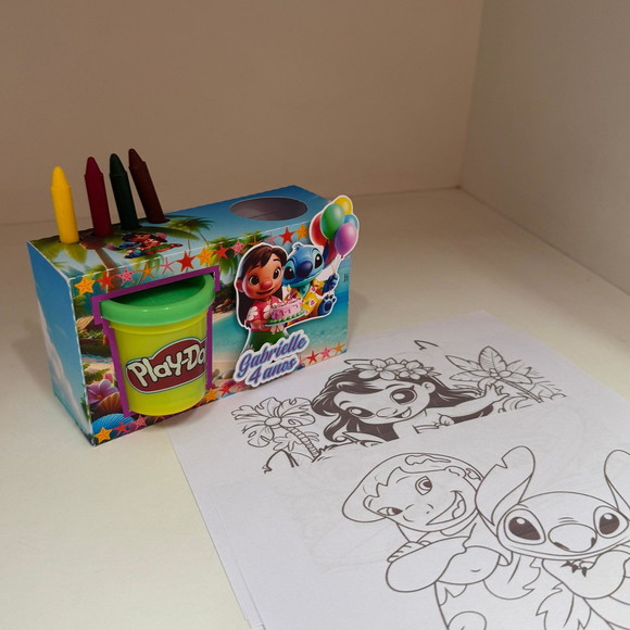 Kit para Colorir com Giz de Cera e Massinha Stitch - Imagem 2