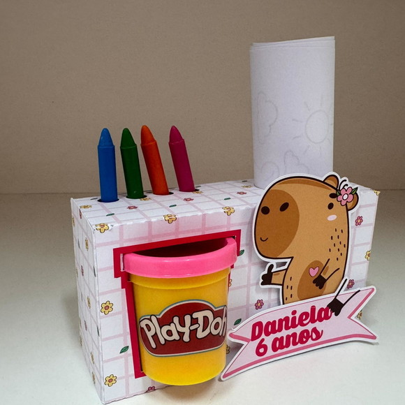 Kit para Colorir com Giz de Cera e Massinha Capivara