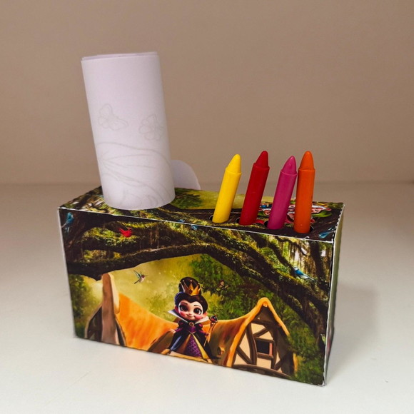 Kit para Colorir com Giz de Cera e Massinha Branca de Neve - Imagem 3