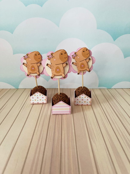 Forminha de Doce e Toppers Capivara