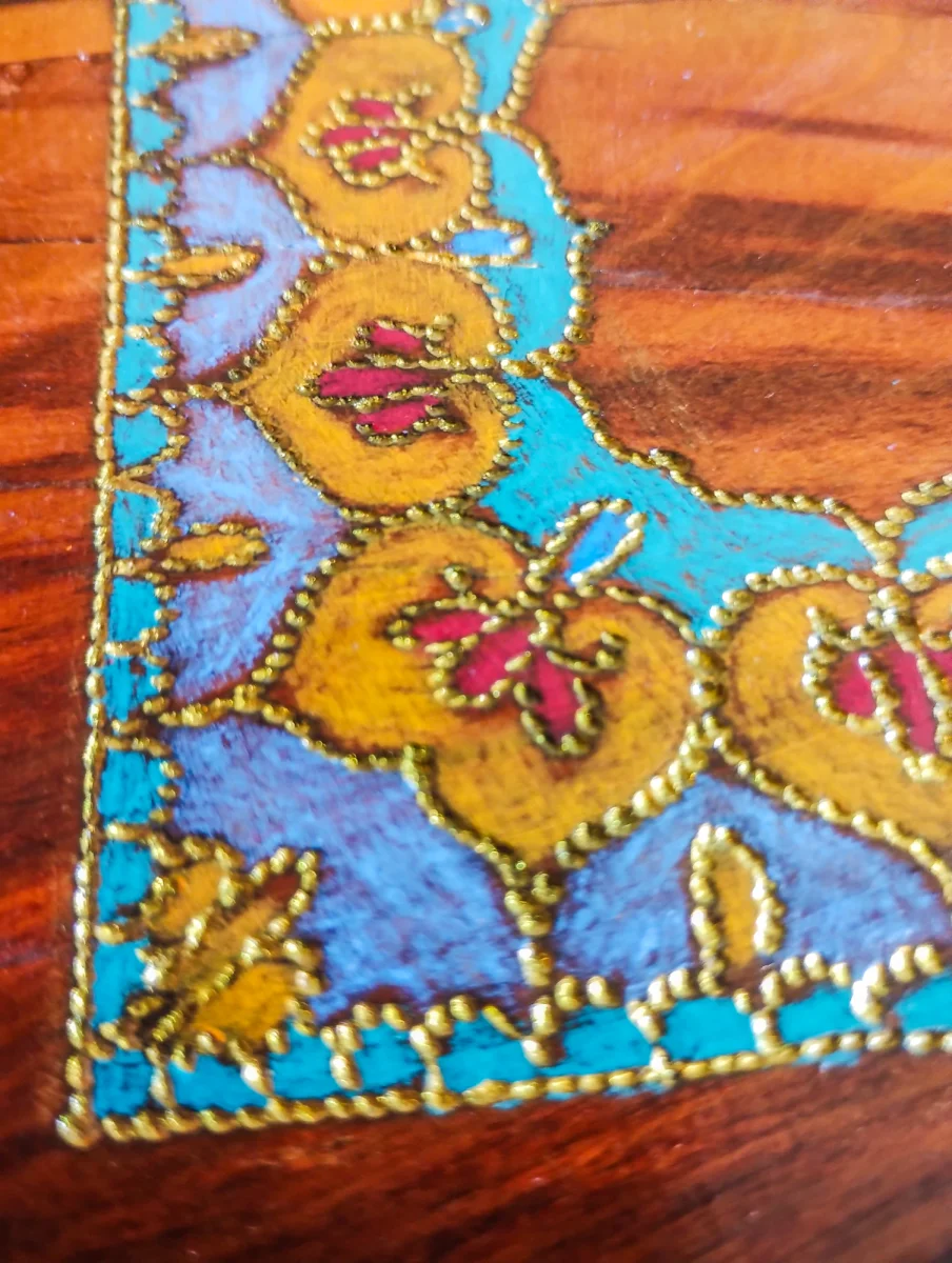 Bandeja de madeira de demolição decorativa Peroba Rosa com borda - Imagem 6