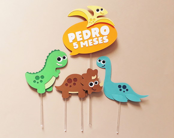 Topo de Bolo Dinossauro em Camadas