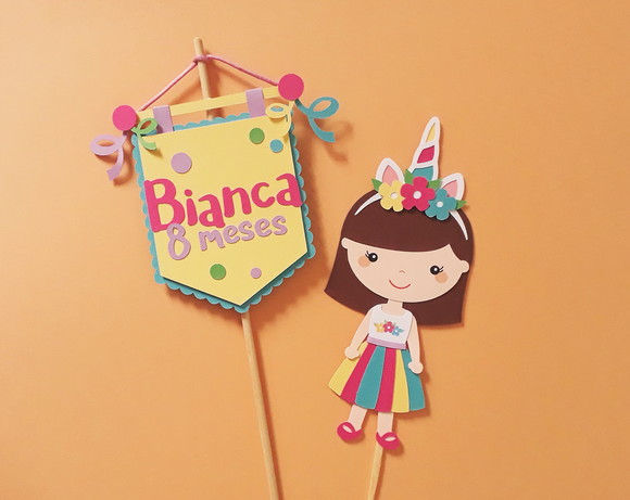Topo de Bolo Estandarte Menina Unicórnio
