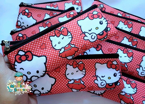 45 Estojos Slim Hello Kitty Vermelha Tam: 19x7cm - Imagem 2